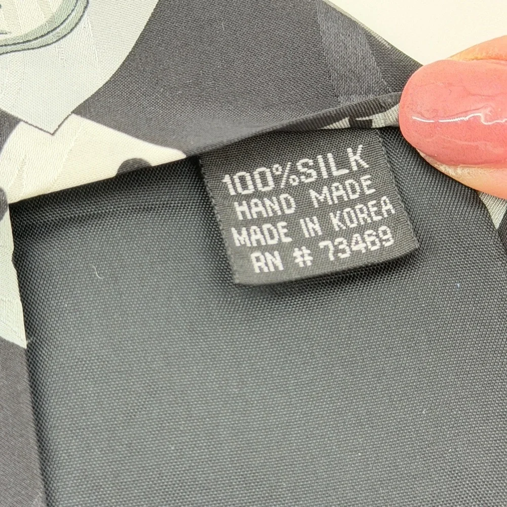 Walt Disney World Mens Silk Tie Mickey Mouse Donald Goofy Pluto Black Gray